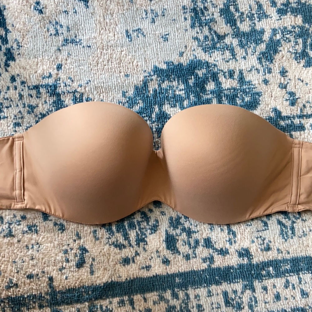 Victoria’s Secret Body by Victoria Strapless Bra.
